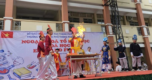 Buổi ngoại khóa: HÓA HỌC – EASY AND FUNNY